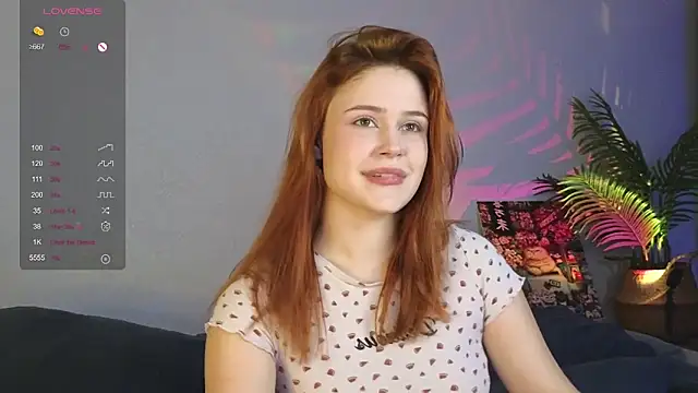 Snapshot of Alice_Wyliee chatting on 11-01-25, 04:09 Alice Wyliee online show from 11-01-25, 04:09