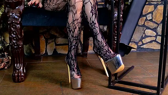 Snapshot of VanessaColby chatting on 10-12-25, 06:18 VanessaColby online show from 10-12-25, 06:18