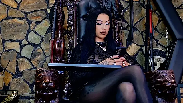 Snapshot of VanessaColby chatting on 10-18-25, 12:06 VanessaColby online show from 10-18-25, 12:06