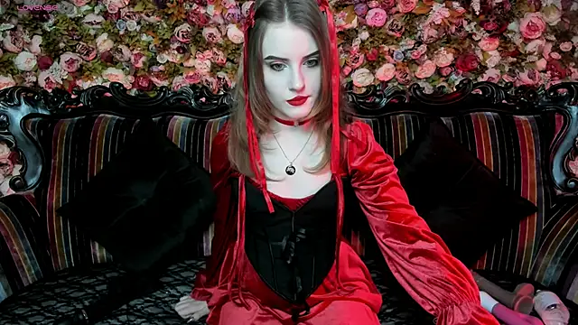 Snapshot of EllieMori chatting on 12-14-25, 08:30 EllieMori online show from 12-14-25, 08:30