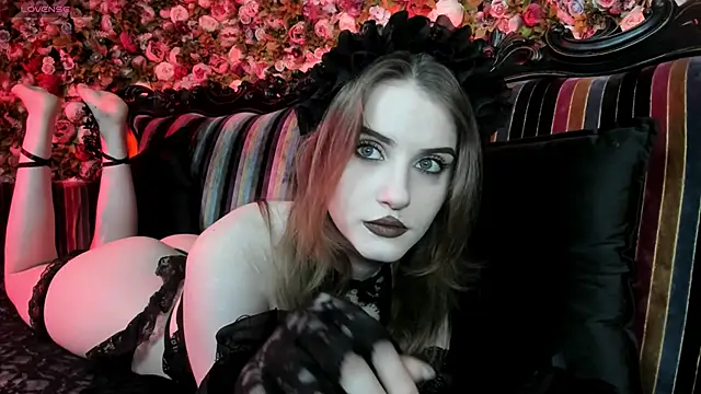 Snapshot of EllieMori chatting on 12-18-25, 07:58 EllieMori online show from 12-18-25, 07:58