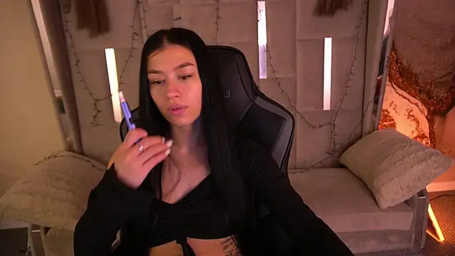 FataleNellie online show from 04-13-26, 09:42