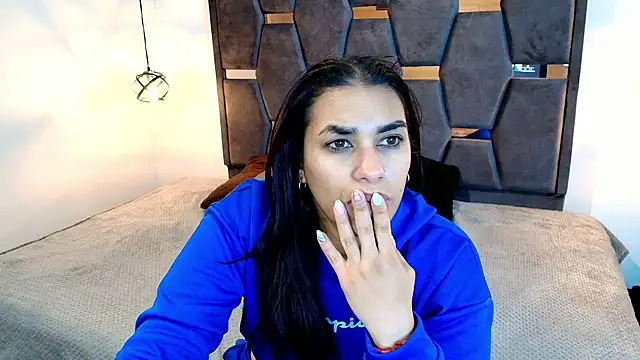 Lia Blake  online show from 04-07-26, 11:54