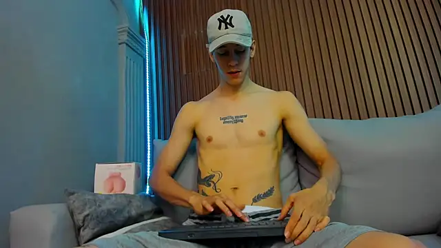 Snapshot of Jhon_snow22 chatting on 09-14-25, 02:38 Jhon snow22 online show from 09-14-25, 02:38