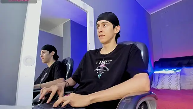 Snapshot of Jhon_snow22 chatting on 09-28-25, 02:11 Jhon snow22 online show from 09-28-25, 02:11