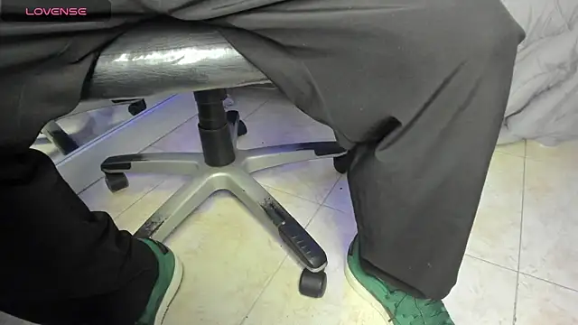 Snapshot of Jhon_snow22 chatting on 10-07-25, 12:24 Jhon snow22 online show from 10-07-25, 12:24