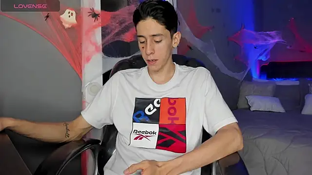 Snapshot of Jhon_snow22 chatting on 10-17-25, 01:03 Jhon snow22 online show from 10-17-25, 01:03