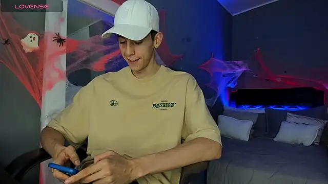 Snapshot of Jhon_snow22 chatting on 10-18-25, 03:35 Jhon snow22 online show from 10-18-25, 03:35