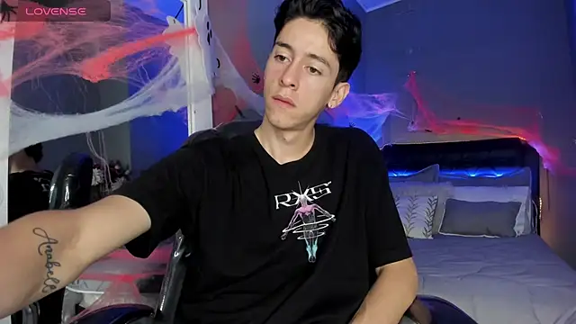 Snapshot of Jhon_snow22 chatting on 10-23-25, 12:37 Jhon snow22 online show from 10-23-25, 12:37