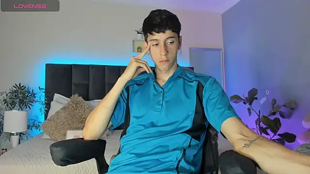 Snapshot of Jhon_snow22 chatting on 11-18-25, 03:05 Jhon snow22 online show from 11-18-25, 03:05