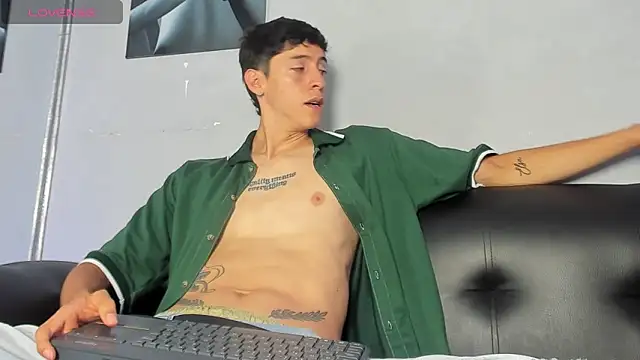 Snapshot of Jhon_snow22 chatting on 11-19-25, 02:06 Jhon snow22 online show from 11-19-25, 02:06