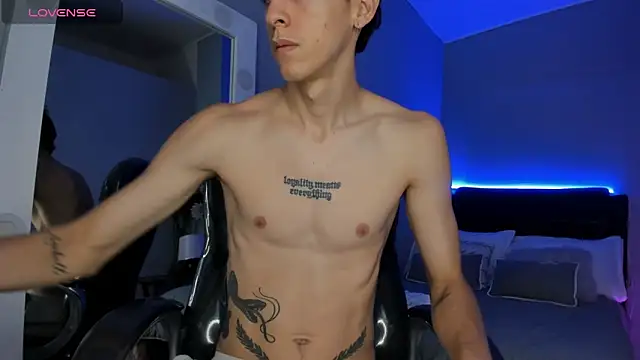 Snapshot of Jhon_snow22 chatting on 12-14-25, 04:23 Jhon snow22 online show from 12-14-25, 04:23