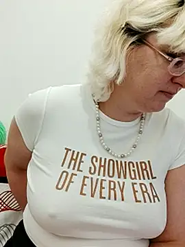 Snapshot of VikaKing chatting on 11-05-25, 09:48 VikaKing online show from 11-05-25, 09:48