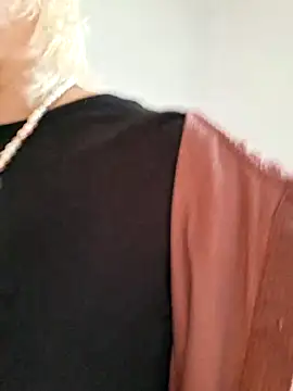 Snapshot of VikaKing chatting on 11-26-25, 09:10 VikaKing online show from 11-26-25, 09:10