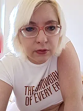 Snapshot of VikaKing chatting on 11-30-25, 11:47 VikaKing online show from 11-30-25, 11:47