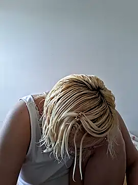 Snapshot of VikaKing chatting on 12-01-25, 11:15 VikaKing online show from 12-01-25, 11:15