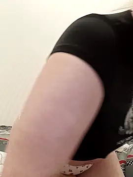 Snapshot of VikaKing chatting on 12-13-25, 07:53 VikaKing online show from 12-13-25, 07:53