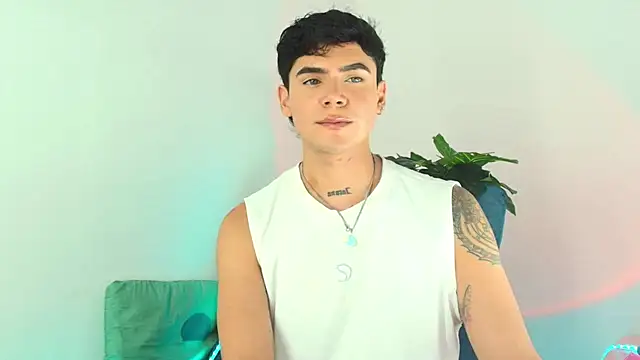 CamiiGuzmanX online show from 12-05-25, 08:38