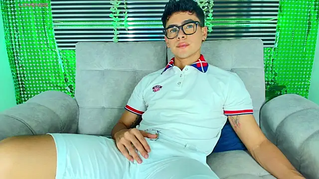 CamiiGuzmanX online show from 03-25-26, 08:59