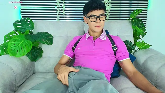 CamiiGuzmanX online show from 04-25-26, 09:56