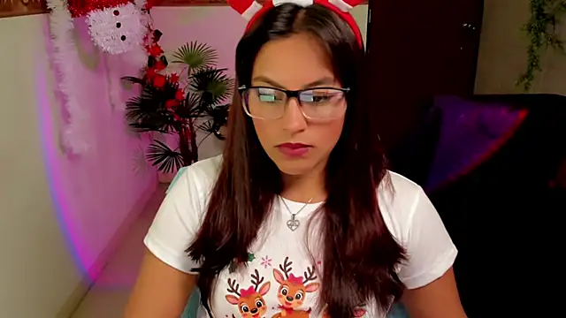 Snapshot of Cameroon-Diaz chatting on 12-01-25, 01:49 Cameroon-Diaz online show from 12-01-25, 01:49