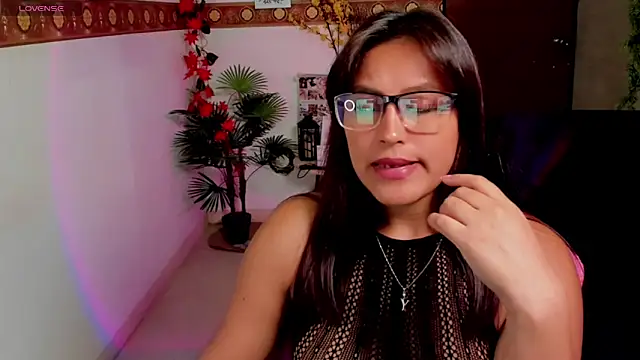 Cameroon-Diaz online show from 02-11-26, 01:49