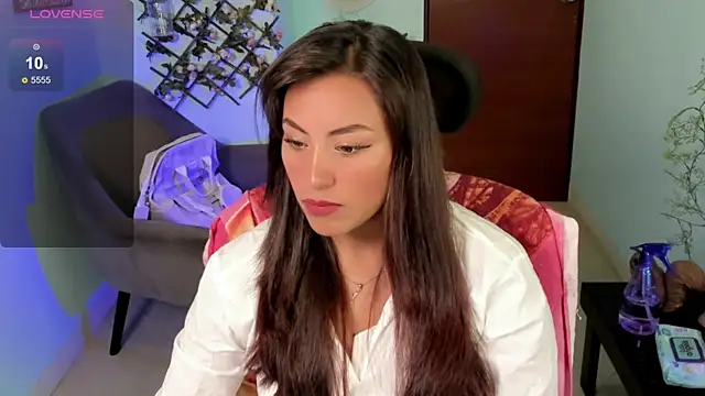 Cameroon-Diaz online show from 04-27-26, 03:10