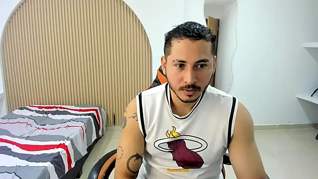 Snapshot of ashlan_king chatting on 07-09-26, 07:29 ashlan king online show from 07-09-26, 07:29