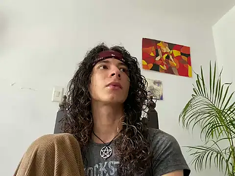 Snapshot of camille_delrey chatting on 11-07-25, 05:13 camille delrey online show from 11-07-25, 05:13