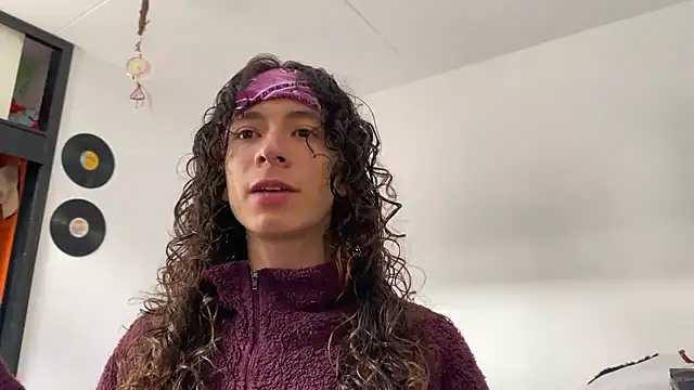 Snapshot of camille_delrey chatting on 11-26-25, 05:47 camille delrey online show from 11-26-25, 05:47