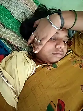 Snapshot of Hot_crety chatting on 10-02-25, 06:53 Hot crety online show from 10-02-25, 06:53