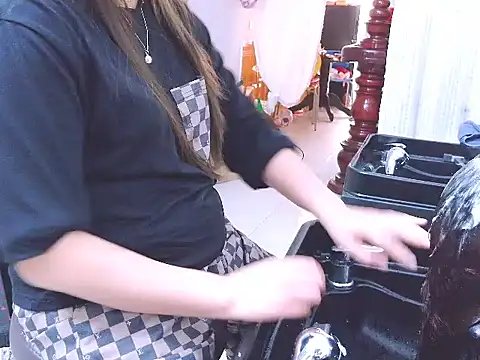 Snapshot of Luna359_ chatting on 12-18-25, 04:07 Luna359 online show from 12-18-25, 04:07