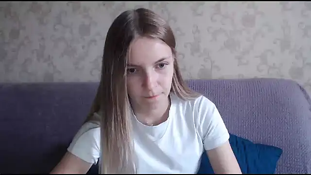 HitGyrl online show from 10-29-25, 08:16