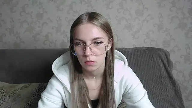 HitGyrl online show from 03-07-26, 08:00