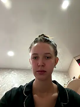 Snapshot of ElliRose chatting on 10-27-25, 05:33 ElliRose online show from 10-27-25, 05:33