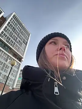 Snapshot of ElliRose chatting on 10-31-25, 06:47 ElliRose online show from 10-31-25, 06:47