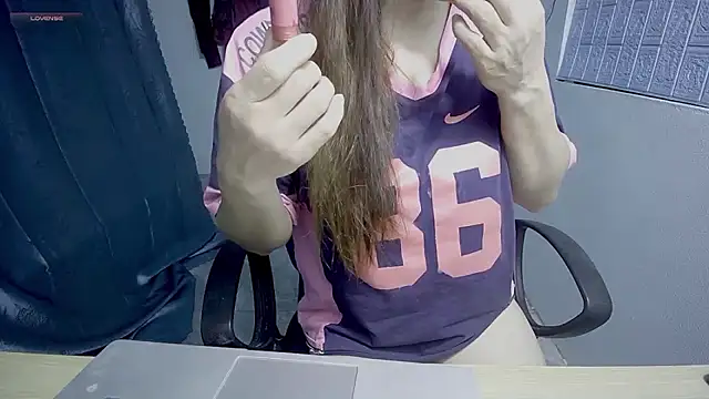 Snapshot of _Sara_768 chatting on 10-25-25, 08:03 Sara 768 online show from 10-25-25, 08:03