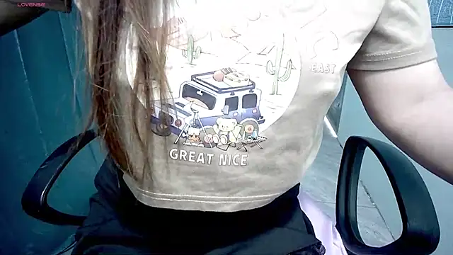 Snapshot of _Sara_768 chatting on 11-26-25, 04:24 Sara 768 online show from 11-26-25, 04:24