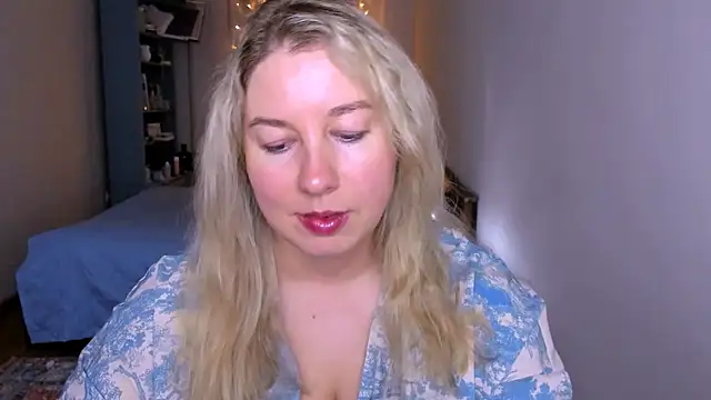 NancySanders online show from 06-12-26, 06:29