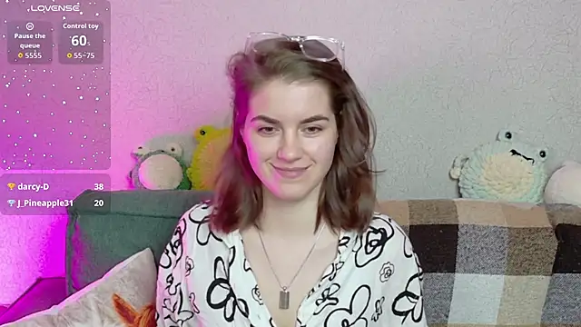 ElzaBlis online show from 04-18-26, 03:27