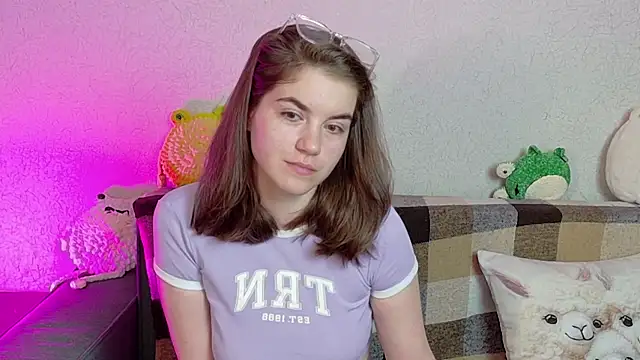 Snapshot of ElzaBlis chatting on 06-18-26, 03:05 ElzaBlis online show from 06-18-26, 03:05