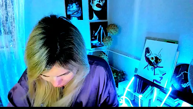 LoraBoyar online show from 07-10-26, 02:27