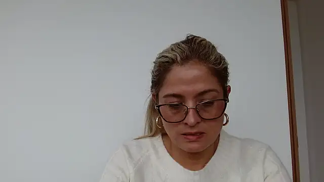 Snapshot of linda-mature43 chatting on 09-30-25, 05:51 linda-mature43 online show from 09-30-25, 05:51