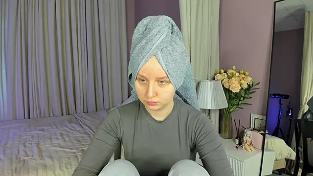 Snapshot of Rina_Panic chatting on 05-30-26, 01:03 Rina Panic online show from 05-30-26, 01:03