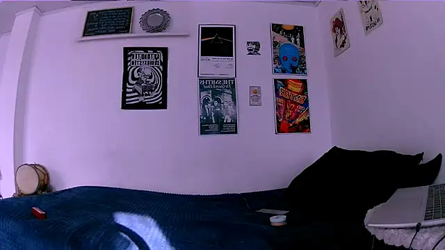 plutonbluemooon333 online show from 04-08-26, 09:26