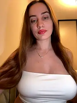 Snapshot of Maribelle_Vinnie chatting on 01-12-26, 06:35 Maribelle Vinnie online show from 01-12-26, 06:35