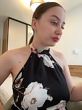 Snapshot of Maribelle_Vinnie chatting on 04-18-26, 03:16 Maribelle Vinnie online show from 04-18-26, 03:16
