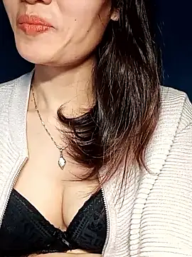 Hinna x online show from 12-16-25, 08:41