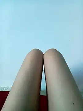 Snapshot of Hinna_x chatting on 06-15-26, 01:30 Hinna x online show from 06-15-26, 01:30