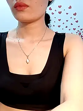 Snapshot of Hinna_x chatting on 06-21-26, 01:30 Hinna x online show from 06-21-26, 01:30